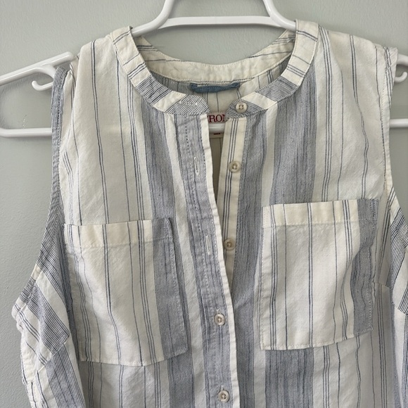 Sleeveless Button Down Tunic Size Small - Picture 4 of 6